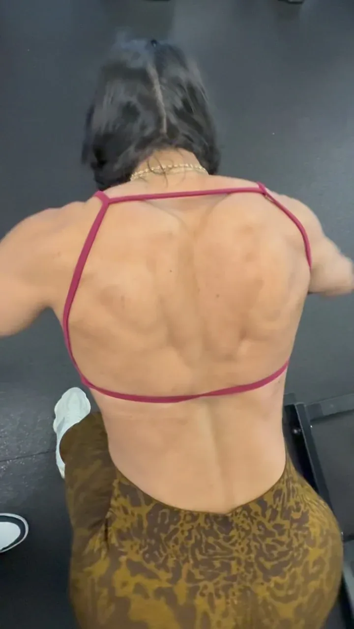 Espalda definida durante el entrenamiento
